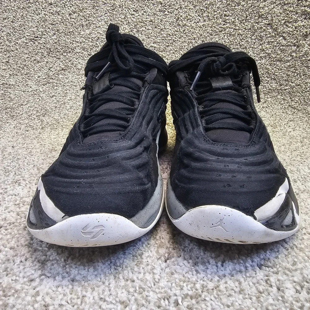 Jordan Air Jordan Mens 9.5 Black White Low Top Basketball Sneakers With Defects
